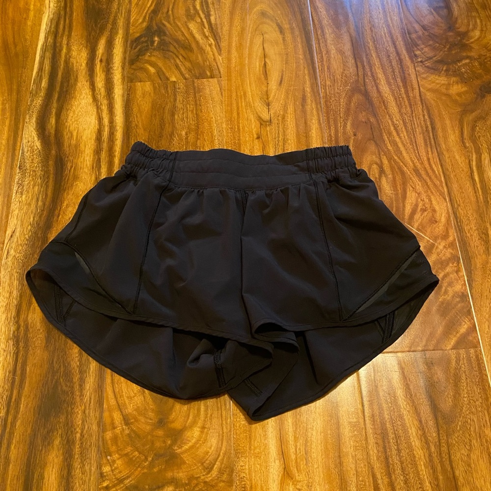 Black Lululemon shorts!🖤🖤